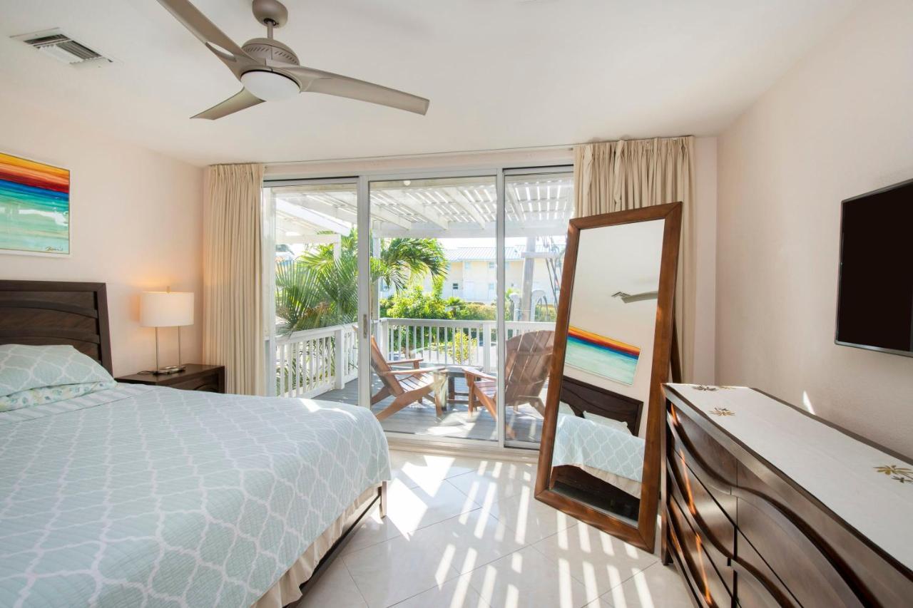 Beach Living At Island Pine Villas Blaw George Town Exterior foto